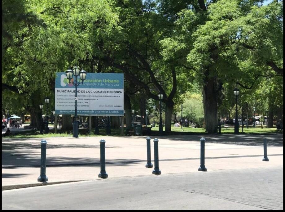Ferienwohnung Petit Rivadavia En El Corazon De Mendoza Exterior foto